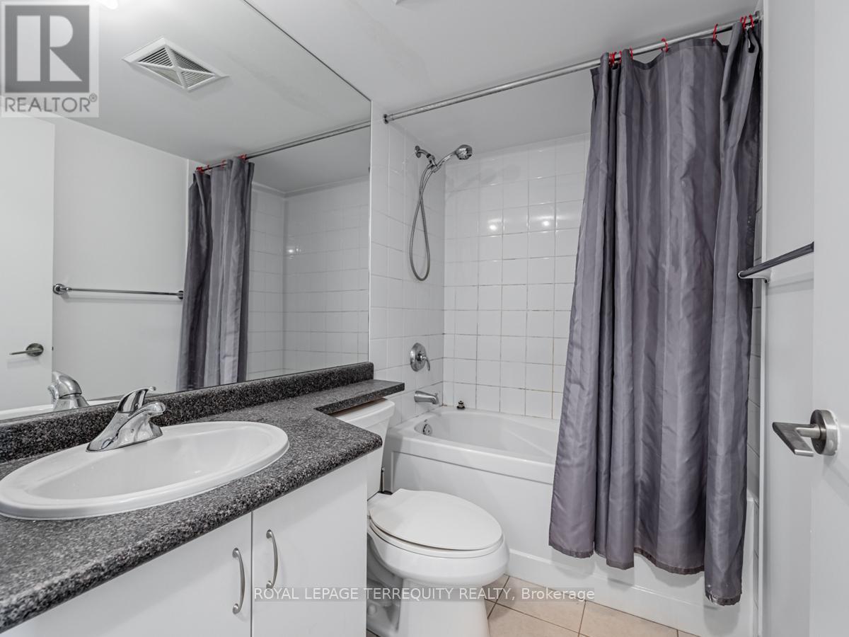 658 - 209 Fort York Boulevard, Toronto, Ontario  M5V 4A1 - Photo 12 - C12188560