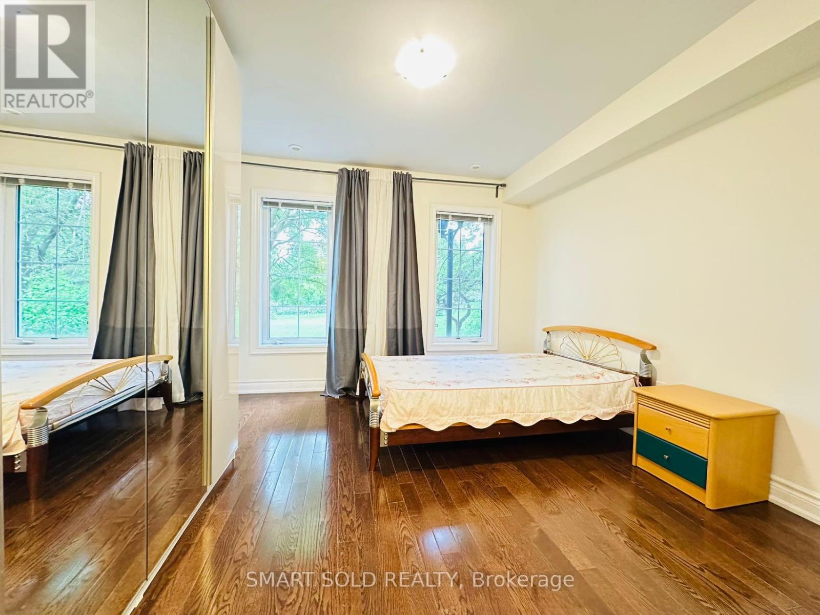 3 - 10 Hargrave Lane, Toronto, Ontario  M4N 0A4 - Photo 8 - C12188570