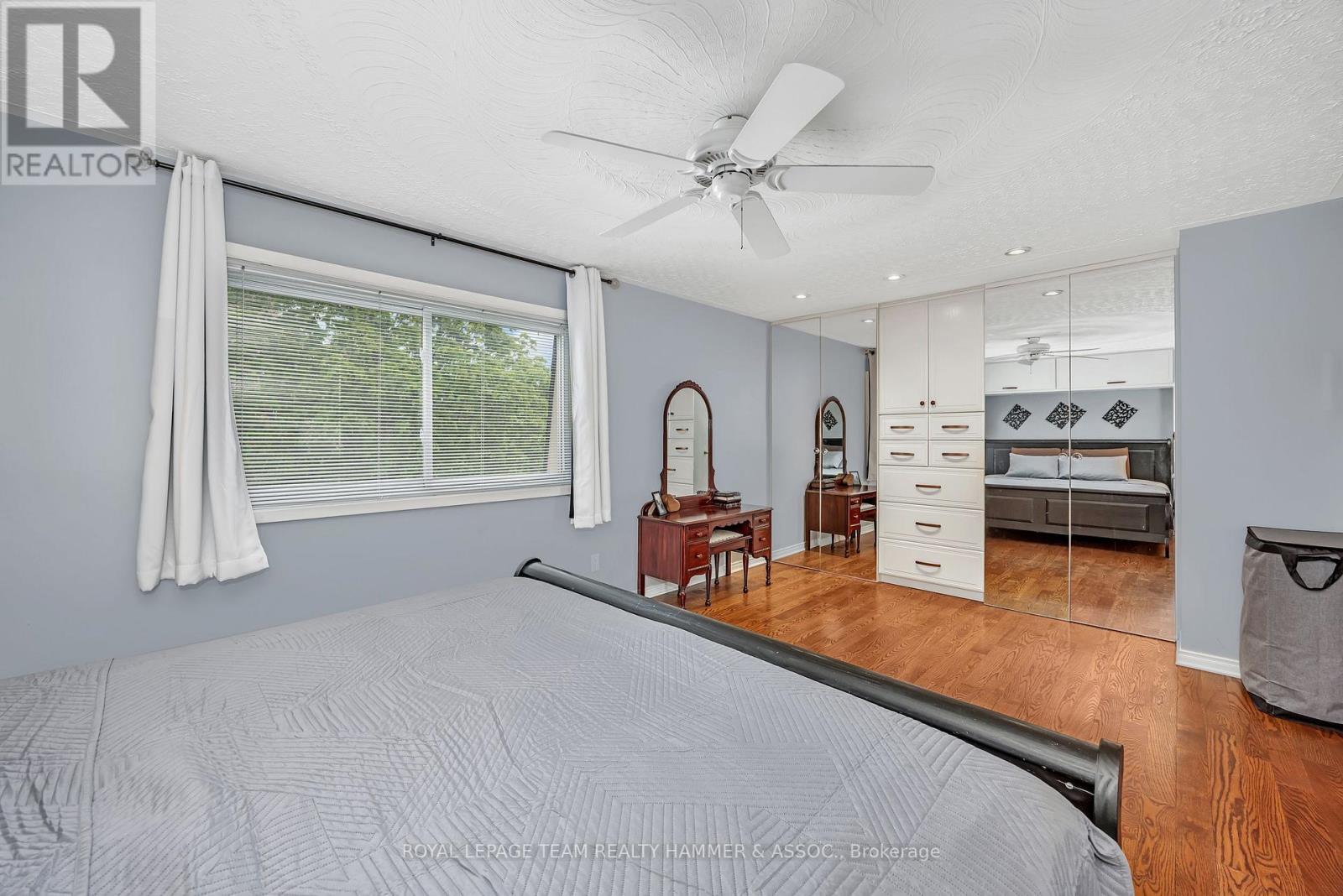 2425 Southvale Crescent, Ottawa, Ontario  K1B 4T8 - Photo 18 - X12165361