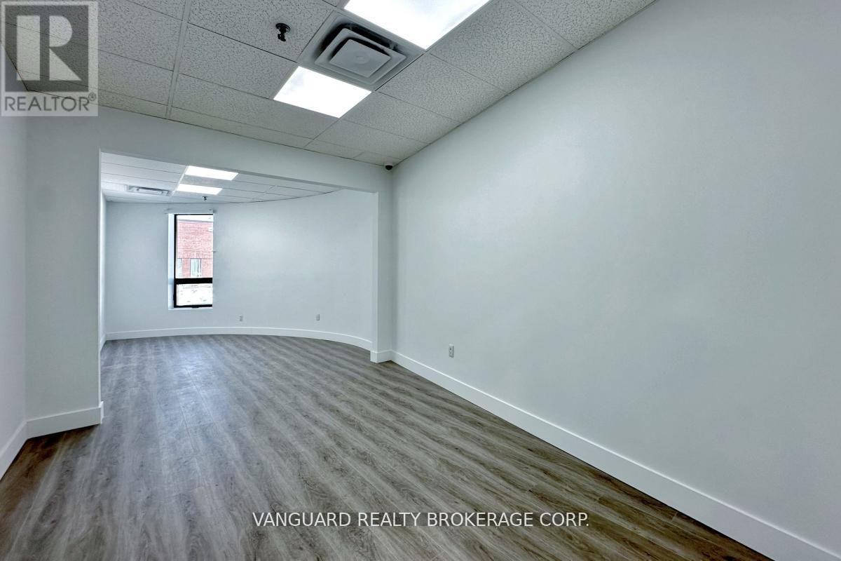 12 - 132 Jardin Drive, Vaughan, Ontario  L4K 1X9 - Photo 10 - N12188362