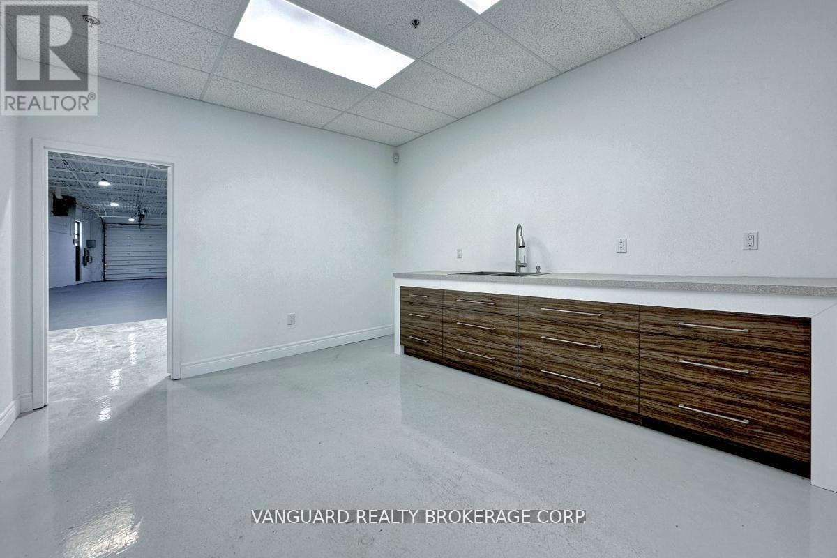 12 - 132 Jardin Drive, Vaughan, Ontario  L4K 1X9 - Photo 8 - N12188362