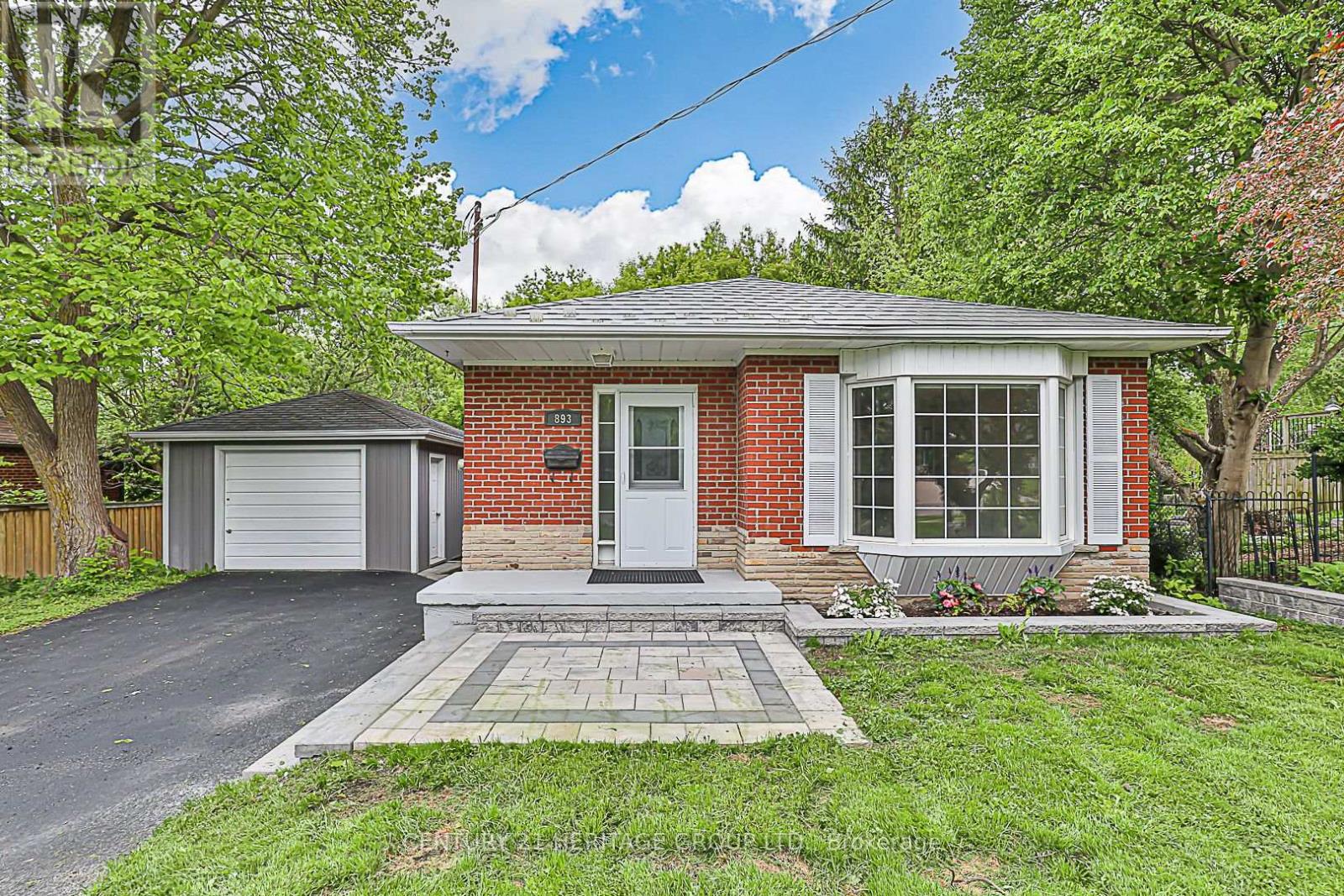 893 Srigley Street, Newmarket, Ontario  L3Y 1Y2 - Photo 1 - N12188367