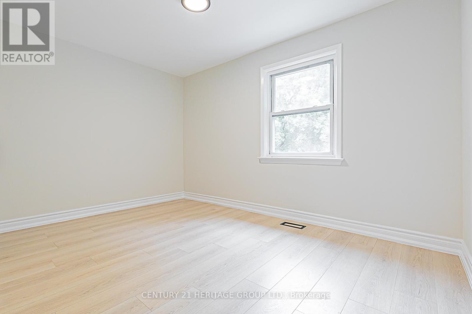 893 Srigley Street, Newmarket, Ontario  L3Y 1Y2 - Photo 9 - N12188367