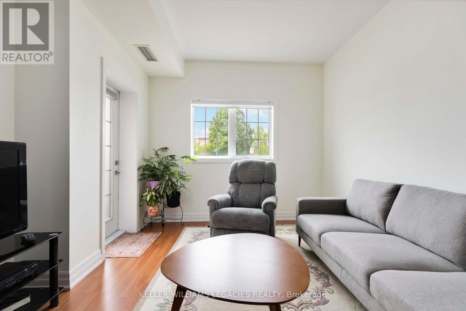 111 - 9431 Jane Street, Vaughan (Maple), Ontario  L6A 4H8 - Photo 12 - N12188410