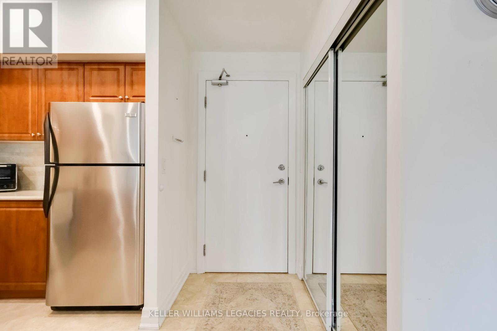 111 - 9431 Jane Street, Vaughan (Maple), Ontario  L6A 4H8 - Photo 4 - N12188410