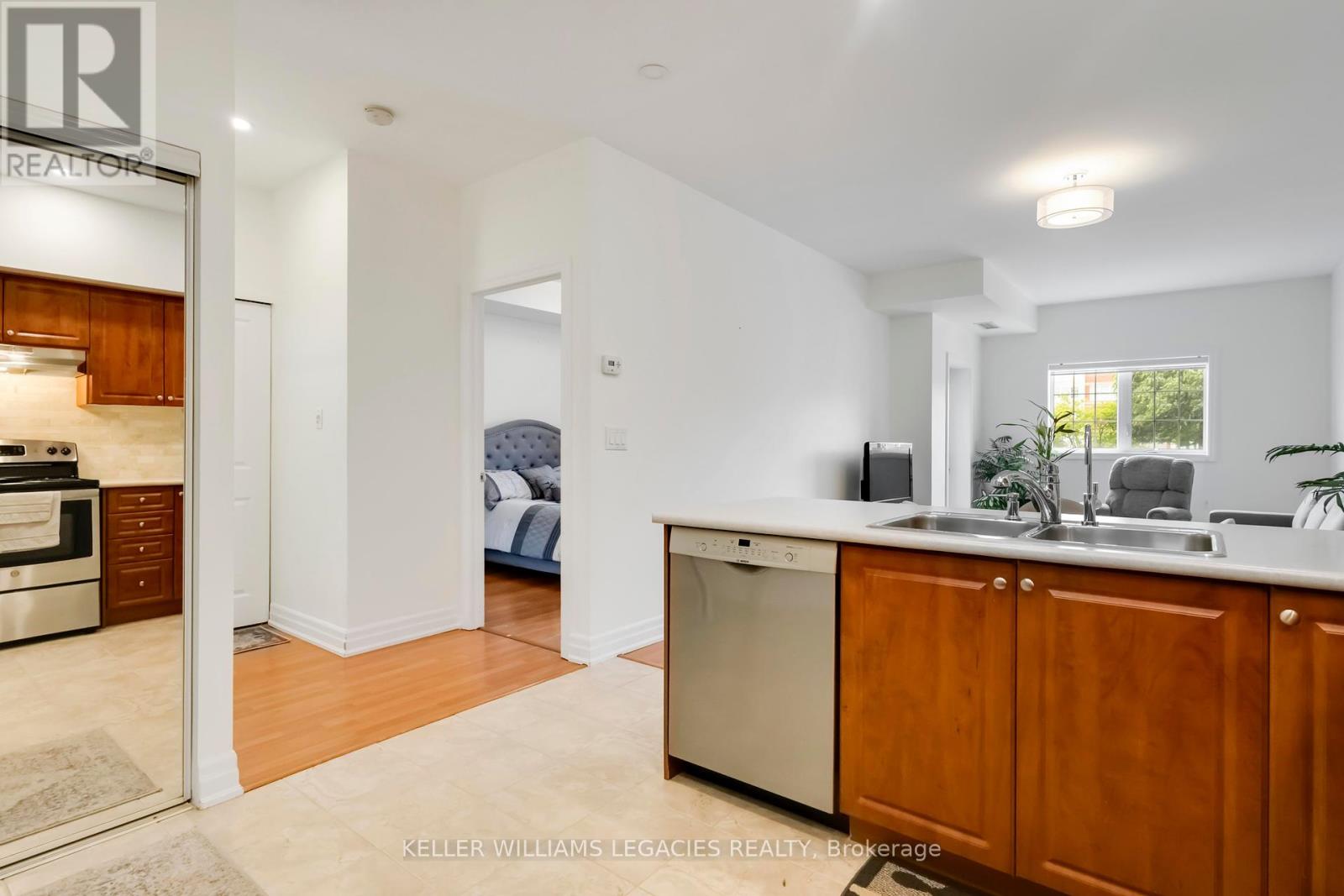 111 - 9431 Jane Street, Vaughan (Maple), Ontario  L6A 4H8 - Photo 6 - N12188410