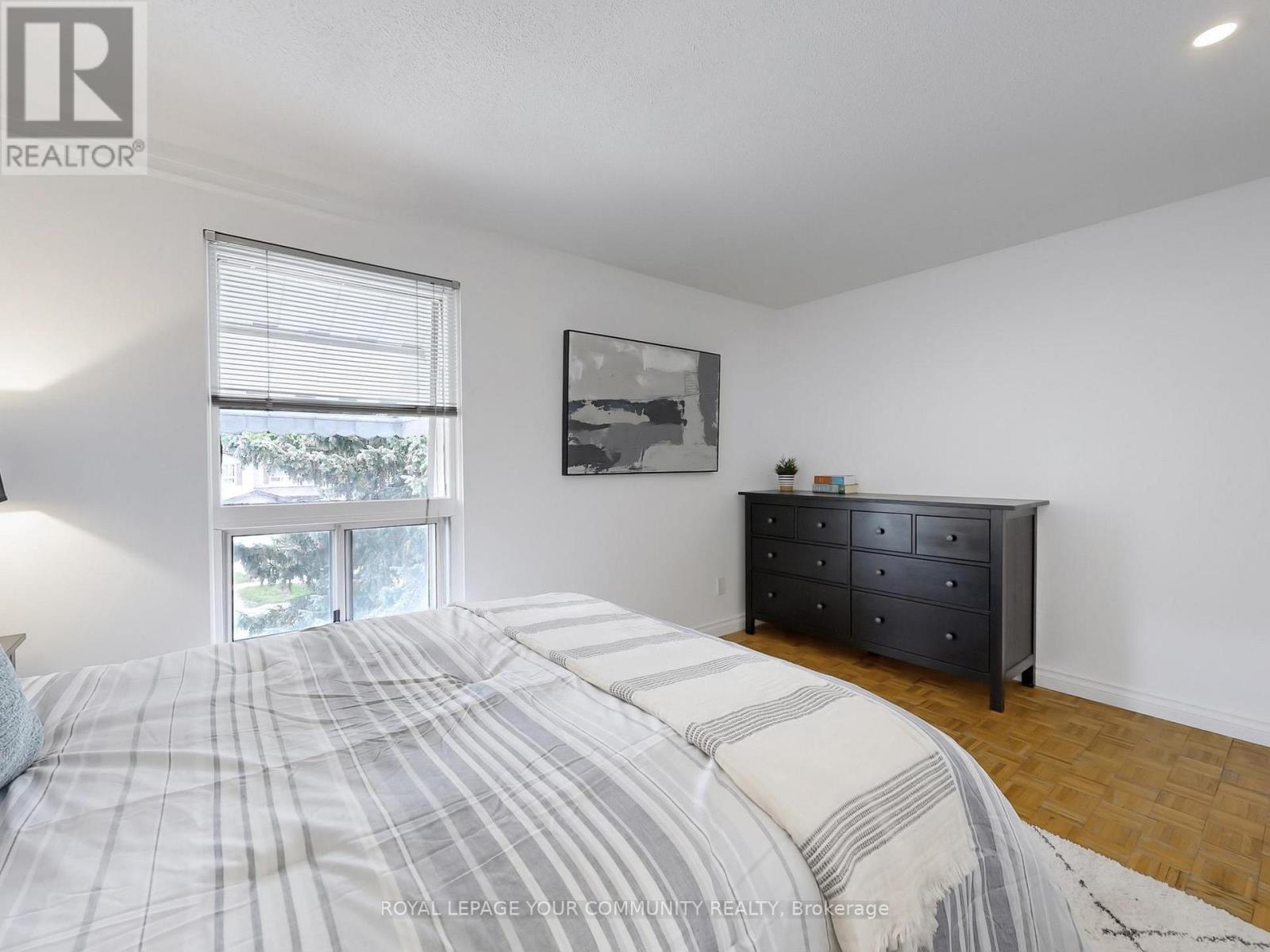 4 Kitsilano Crescent, Richmond Hill, Ontario  L4C 5A5 - Photo 14 - N12188419