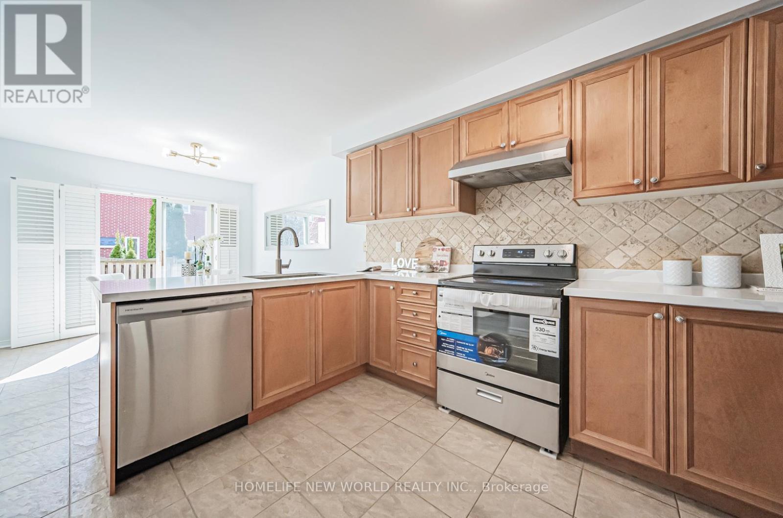 67 Monteith Crescent, Vaughan, Ontario  L6A 3M9 - Photo 12 - N12188444
