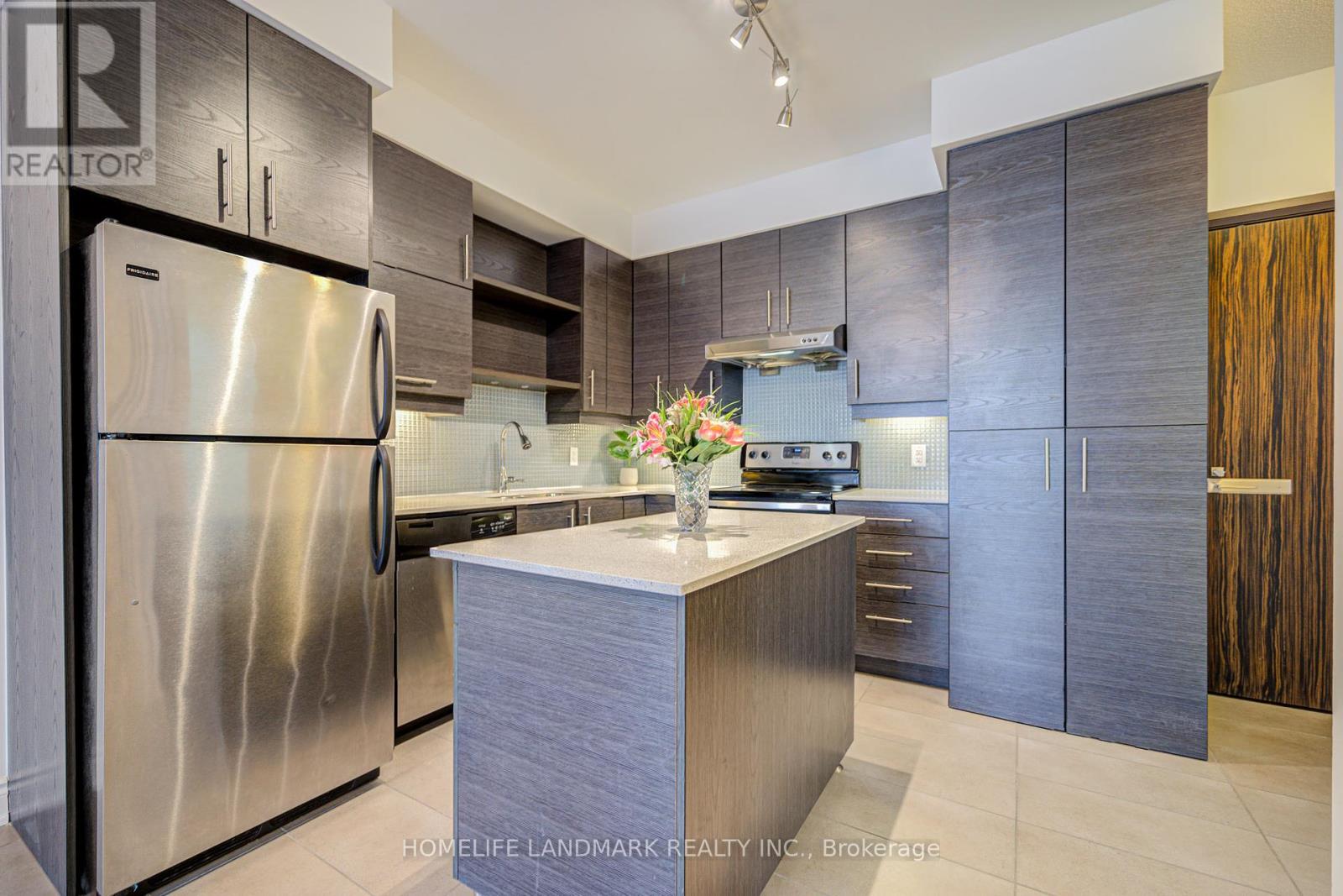 1208 - 325 South Park Road, Markham, Ontario  L3T 0B8 - Photo 15 - N12188520