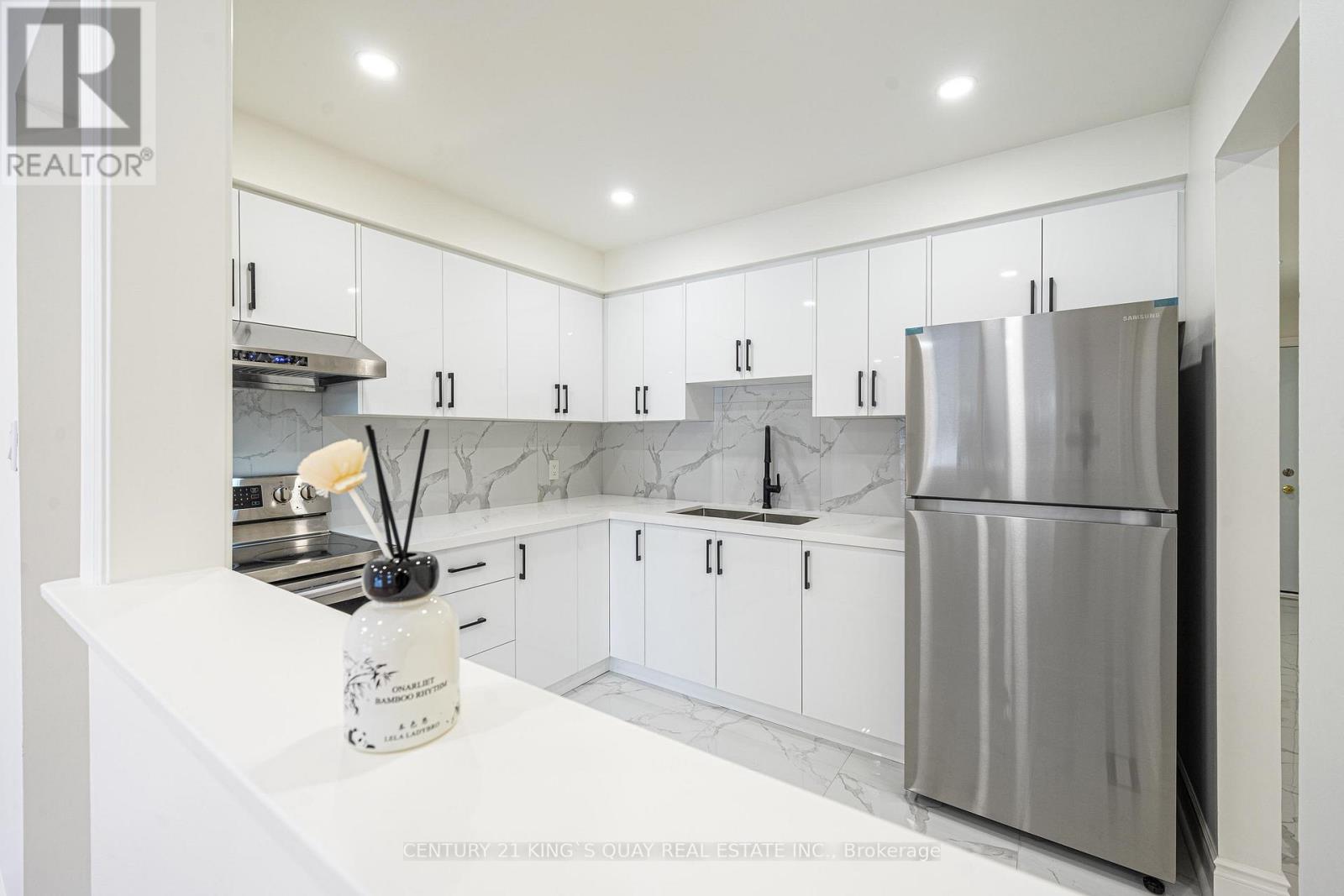 55 Hornchurch Crescent, Markham, Ontario  L3R 7C6 - Photo 7 - N12188524