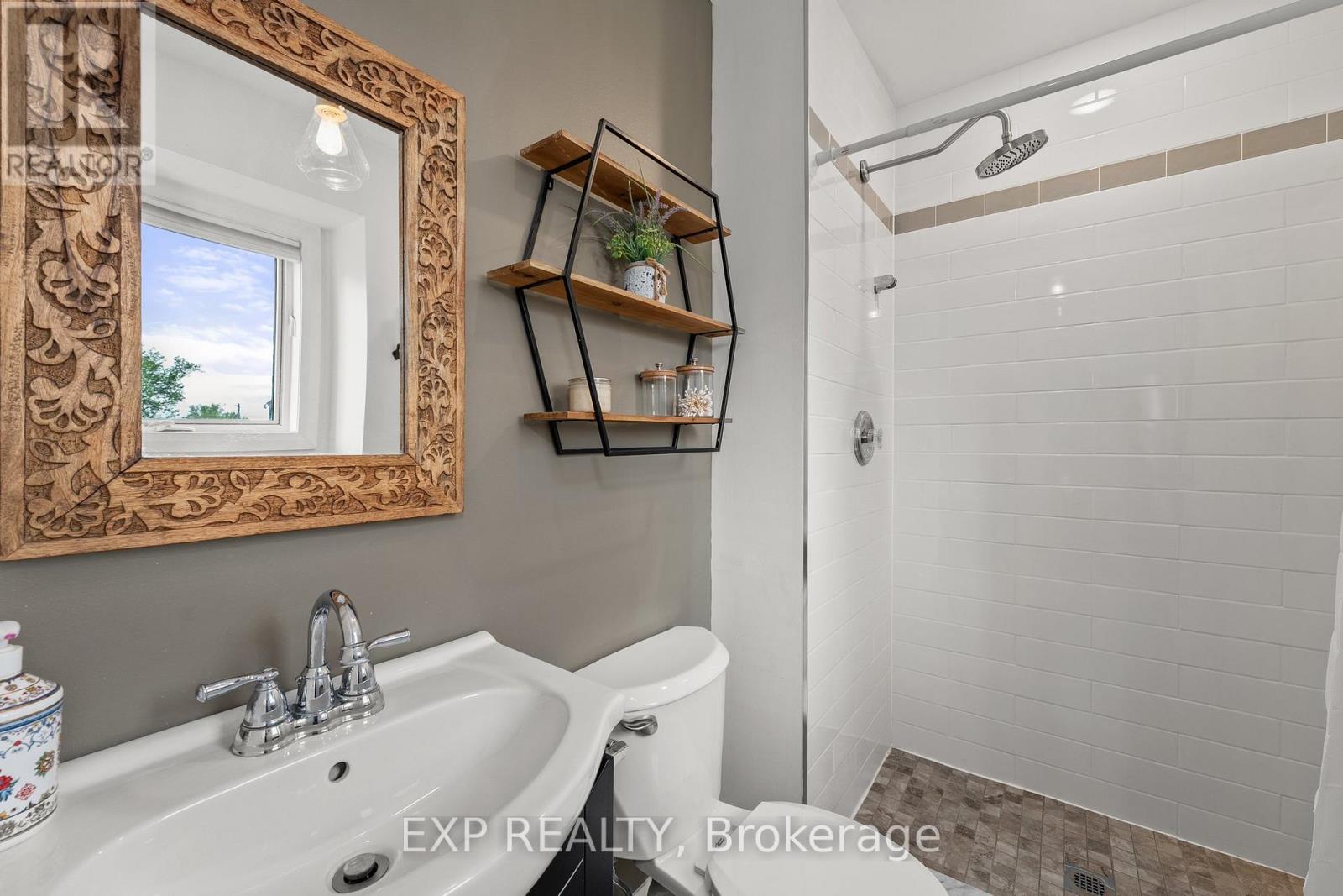 25 Holmes Point Road, Georgina, Ontario  L0E 1L0 - Photo 22 - N12188550