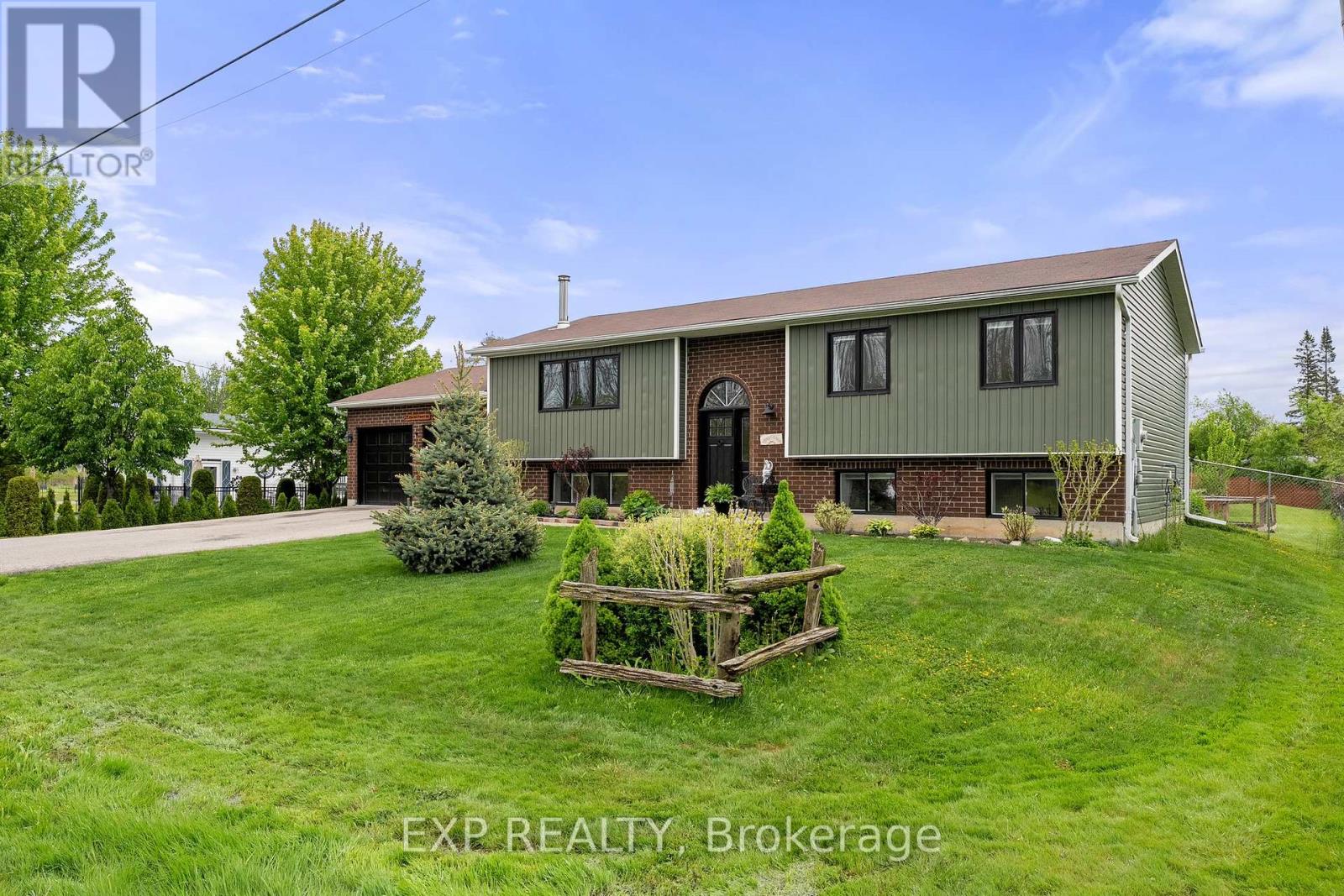 Property at 25 HOLMES POINT ROAD image 3