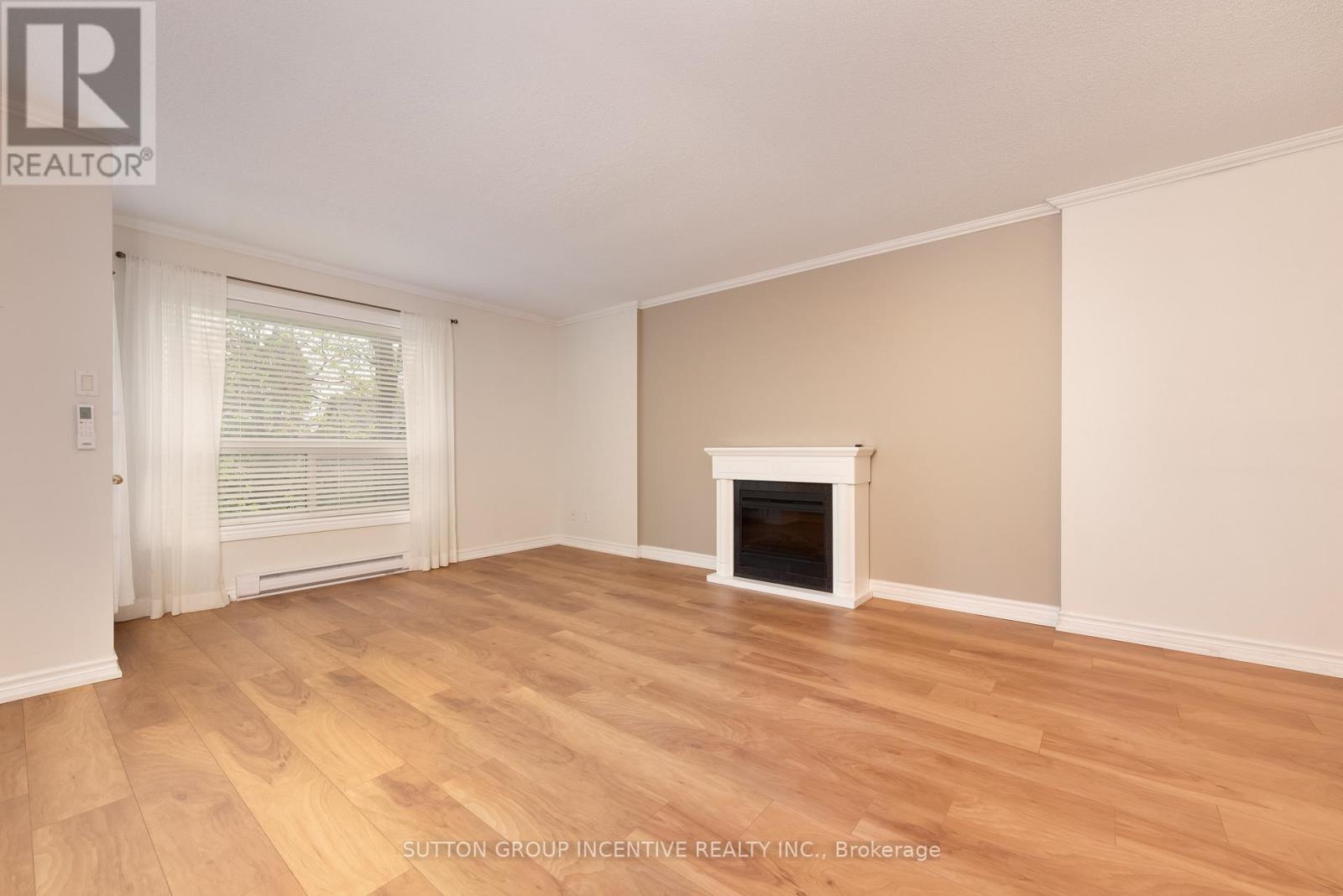 305 - 131 Clapperton Street, Barrie, Ontario  L4M 3G3 - Photo 5 - S12188446