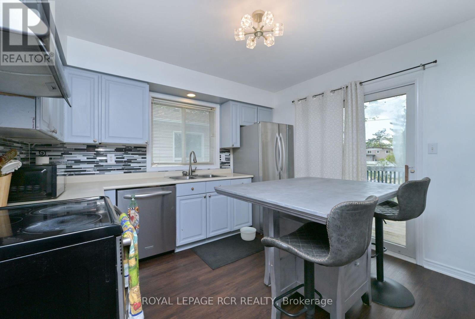 30 Dyer Drive, Wasaga Beach, Ontario  L9Z 1E2 - Photo 8 - S12188547
