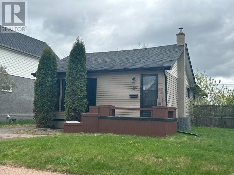 Property at 226 Amelia ST E image 1