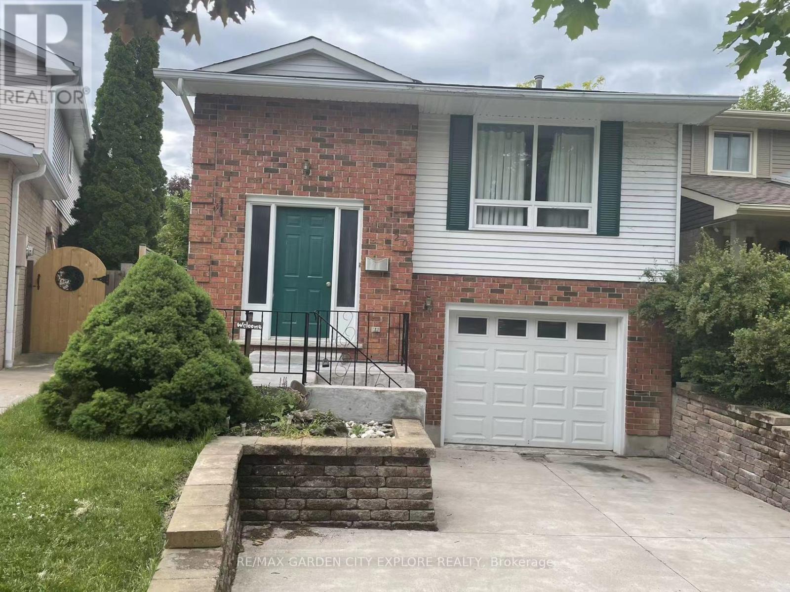 20 NAPLES COURT, thorold (confederation heights), Ontario
