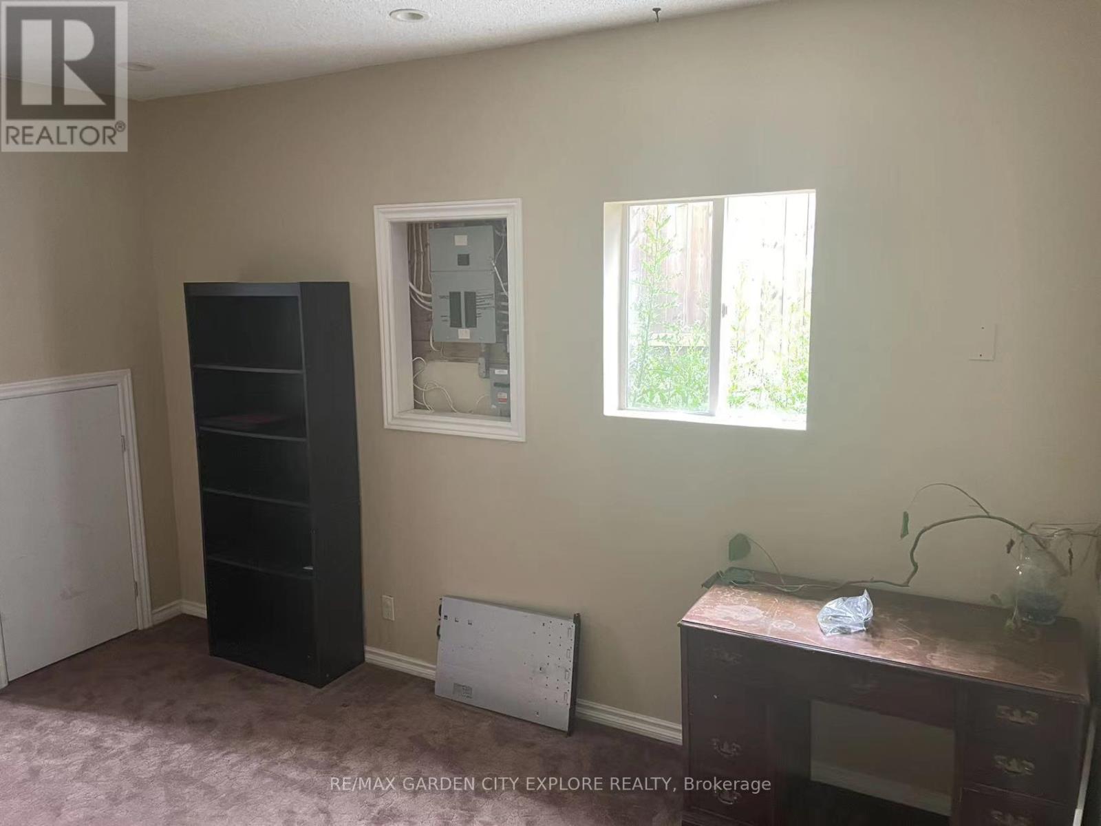 20 Naples Court, Thorold (Confederation Heights), Ontario  L2V 4S7 - Photo 8 - X12188646