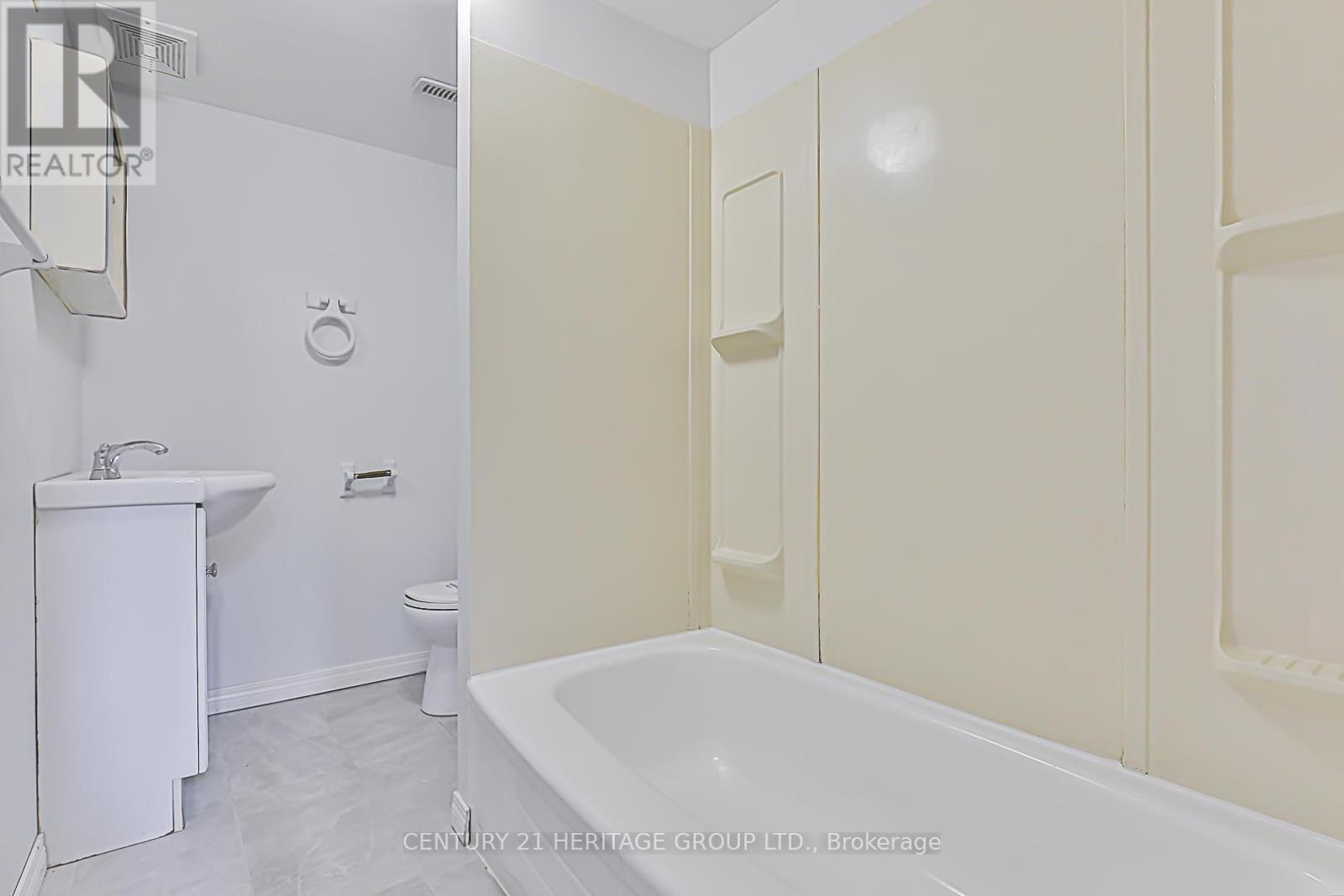 53 Wilstead Drive, Newmarket, Ontario  L3Y 4T8 - Photo 15 - N12076983