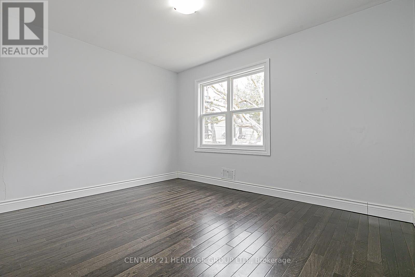 53 Wilstead Drive, Newmarket, Ontario  L3Y 4T8 - Photo 6 - N12076983