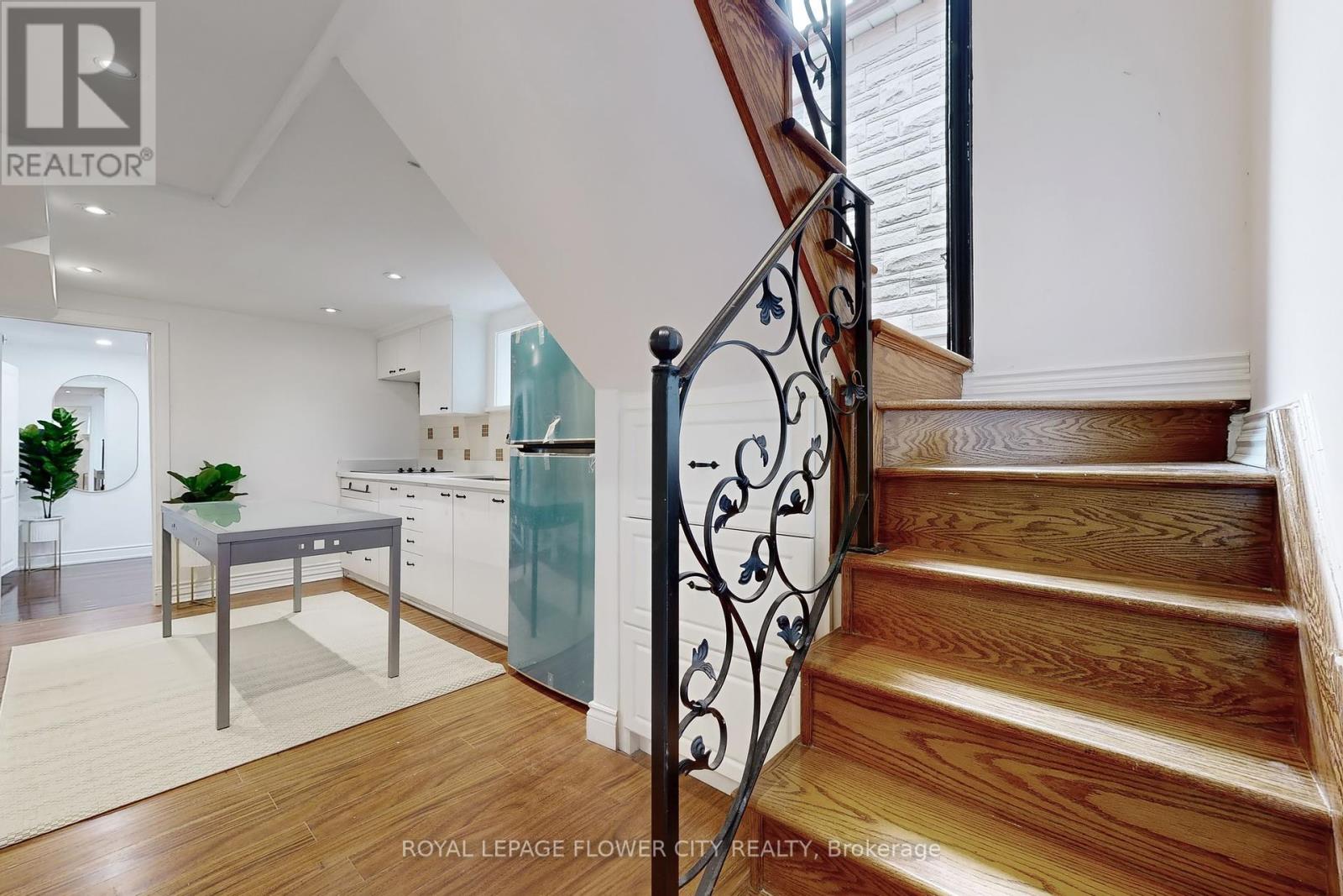 105 Livingstone Avenue, Toronto, Ontario  M6E 2L7 - Photo 14 - W12164232