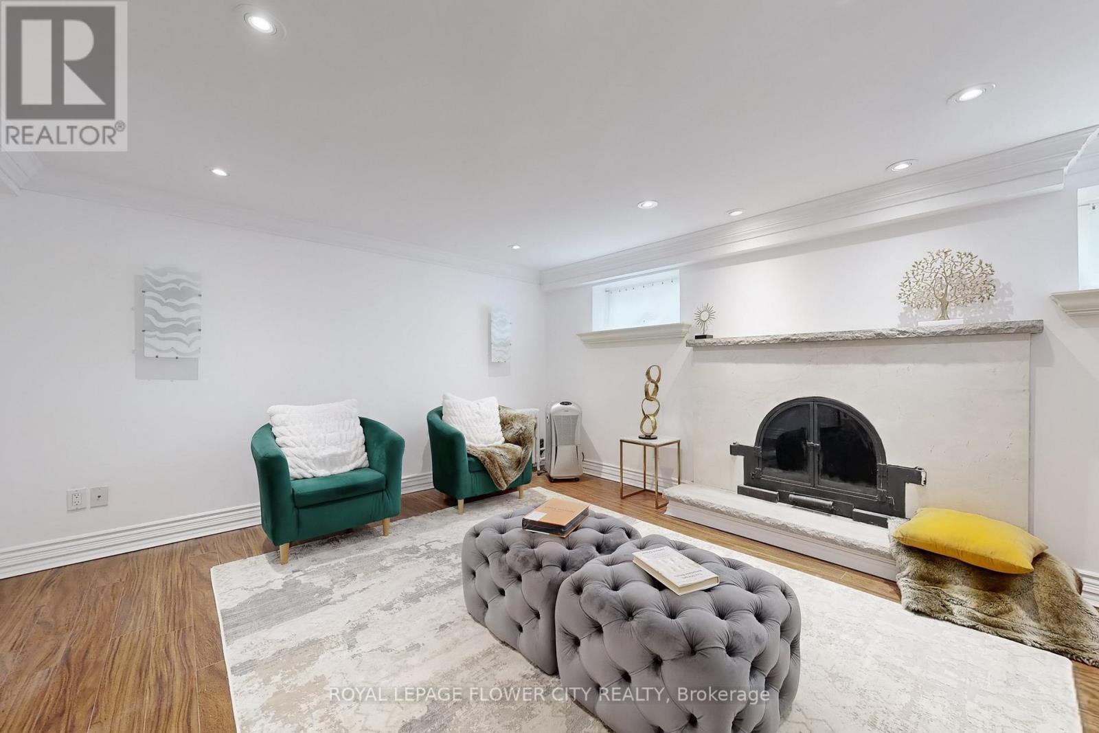 105 Livingstone Avenue, Toronto, Ontario  M6E 2L7 - Photo 11 - W12164232