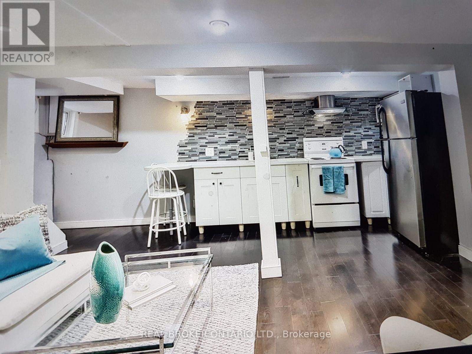 254 Broadway Avenue, Toronto, Ontario  M4P 1V9 - Photo 3 - C12158864