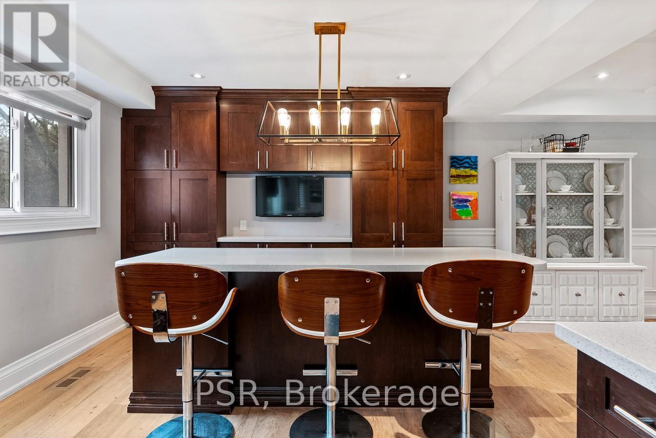 1605 Calverton Court, Mississauga, Ontario  L5G 2W4 - Photo 14 - W12188382