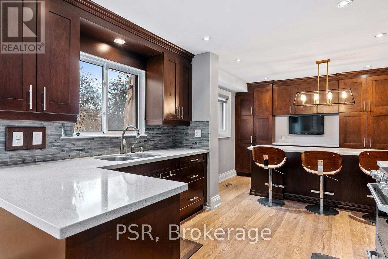 1605 Calverton Court, Mississauga, Ontario  L5G 2W4 - Photo 15 - W12188382