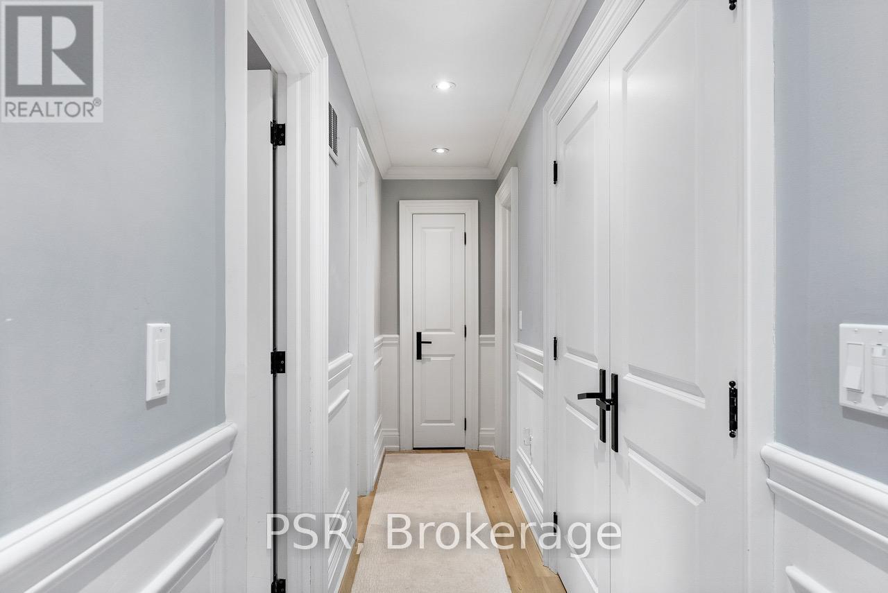 1605 Calverton Court, Mississauga, Ontario  L5G 2W4 - Photo 33 - W12188382