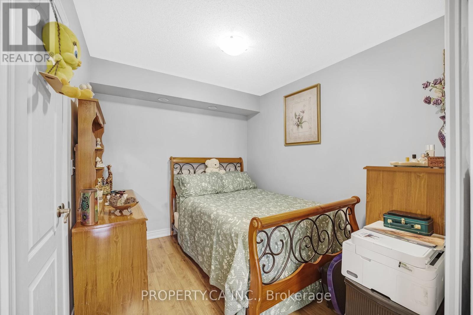 6 - 157 Isaac Devins Boulevard, Toronto (Humberlea-Pelmo Park), Ontario  M9M 0C5 - Photo 20 - W12188387