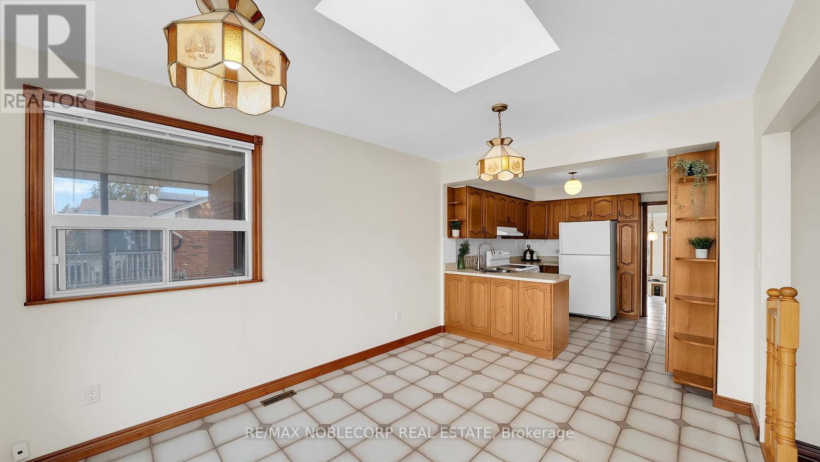 253 Mcgill Street N, Mississauga, Ontario  L5A 1V3 - Photo 15 - W12188402