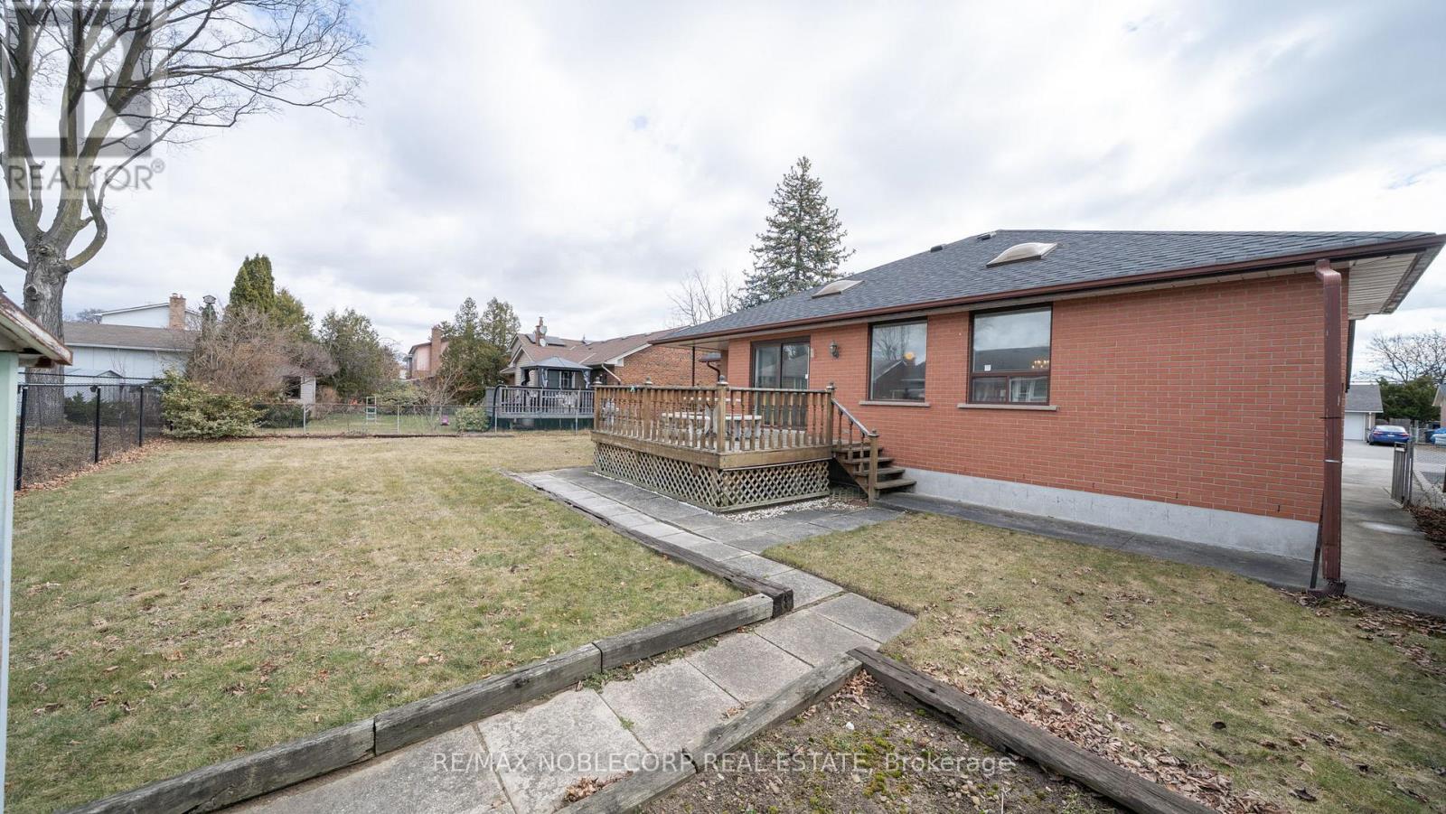 253 Mcgill Street N, Mississauga, Ontario  L5A 1V3 - Photo 28 - W12188402