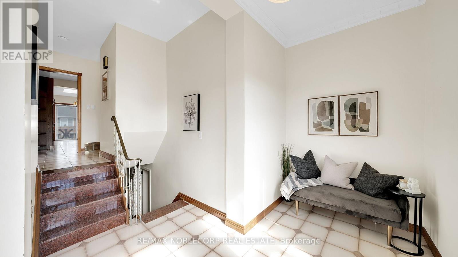 253 Mcgill Street N, Mississauga, Ontario  L5A 1V3 - Photo 7 - W12188402