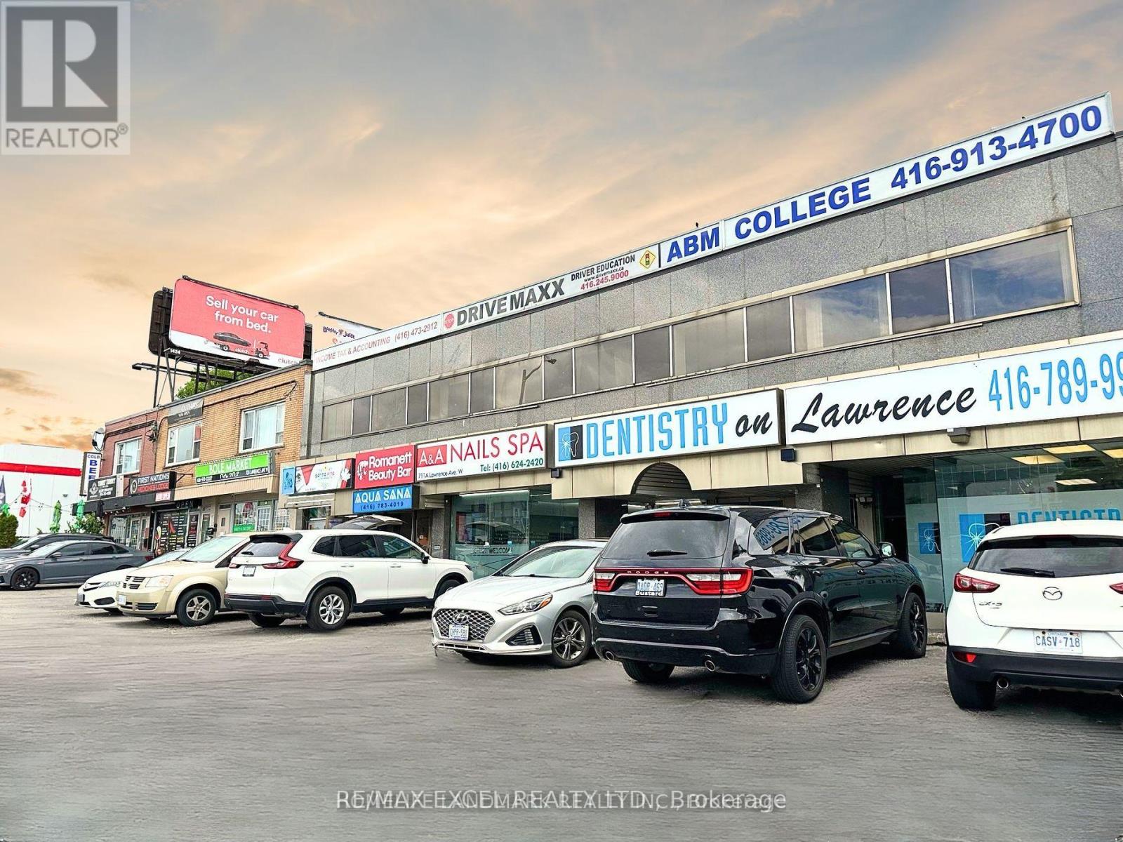 202 - 705 Lawrence Avenue W, Toronto (Yorkdale-Glen Park), Ontario  M6A 1B4 - Photo 3 - W12188411