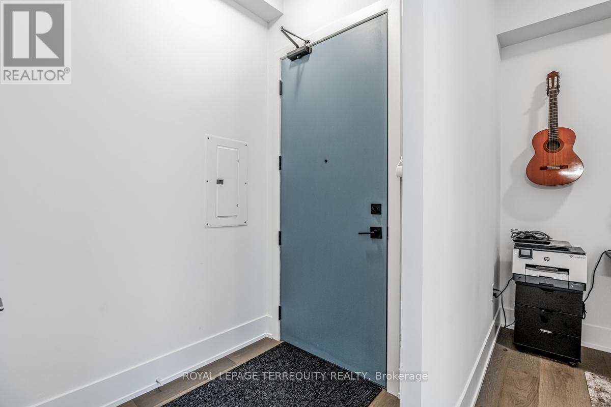 702 - 1063 Douglas Mccurdy Common, Mississauga (Lakeview), Ontario  L5G 0C5 - Photo 2 - W12188413