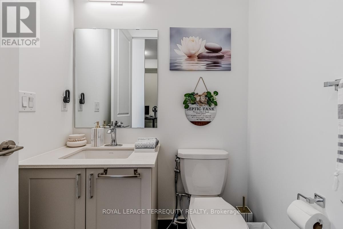 702 - 1063 Douglas Mccurdy Common, Mississauga (Lakeview), Ontario  L5G 0C5 - Photo 4 - W12188413