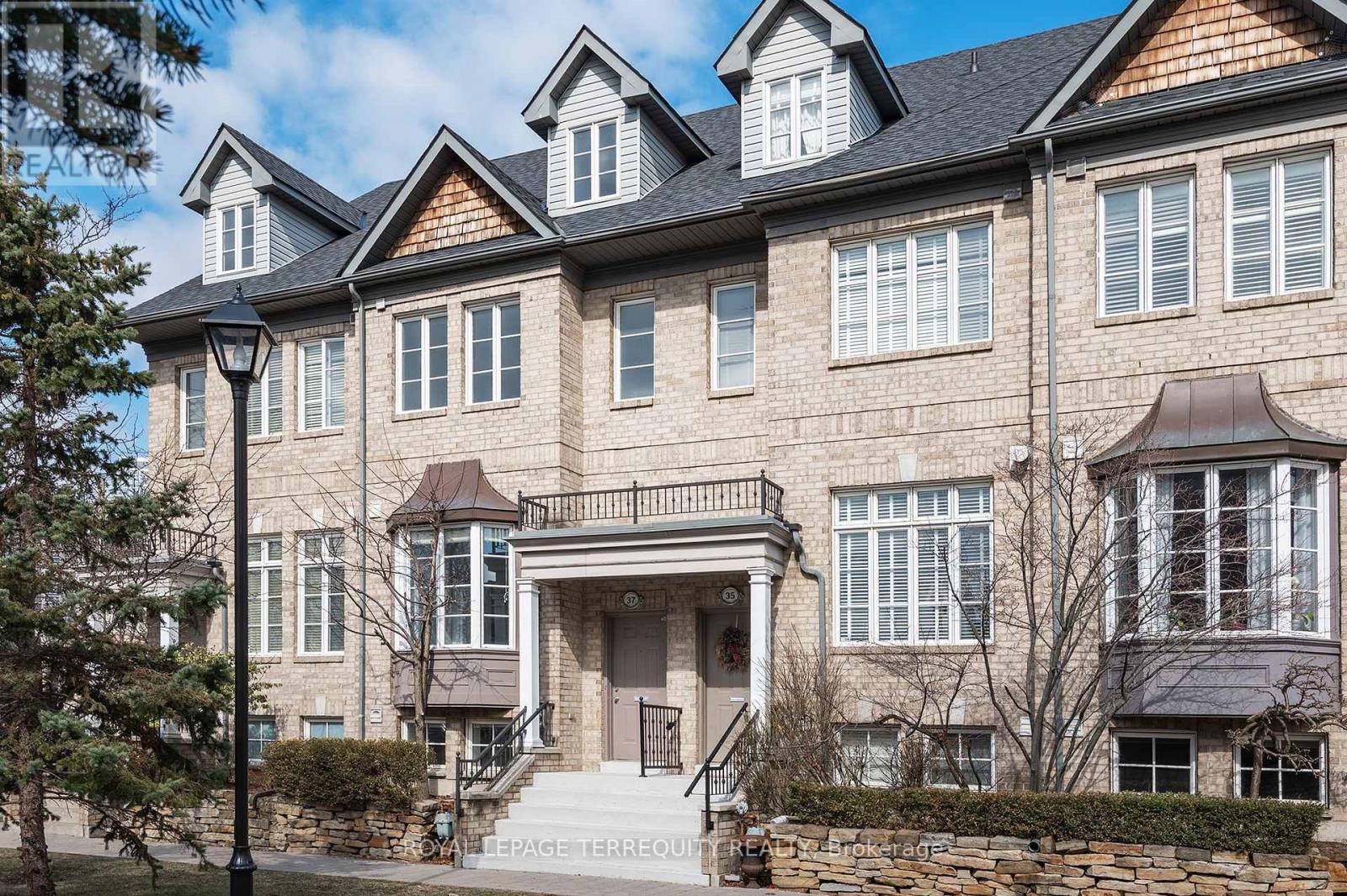 37 Shires Lane, Toronto, Ontario  M8Z 6C9 - Photo 1 - W12188439