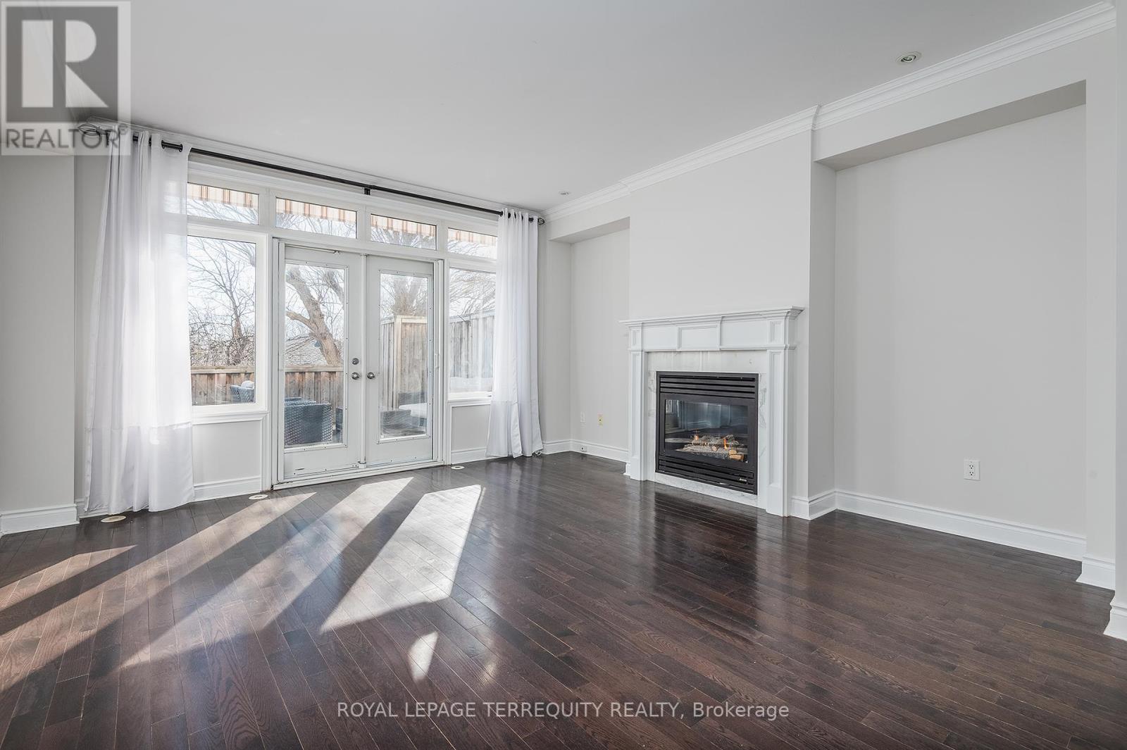 37 Shires Lane, Toronto, Ontario  M8Z 6C9 - Photo 12 - W12188439
