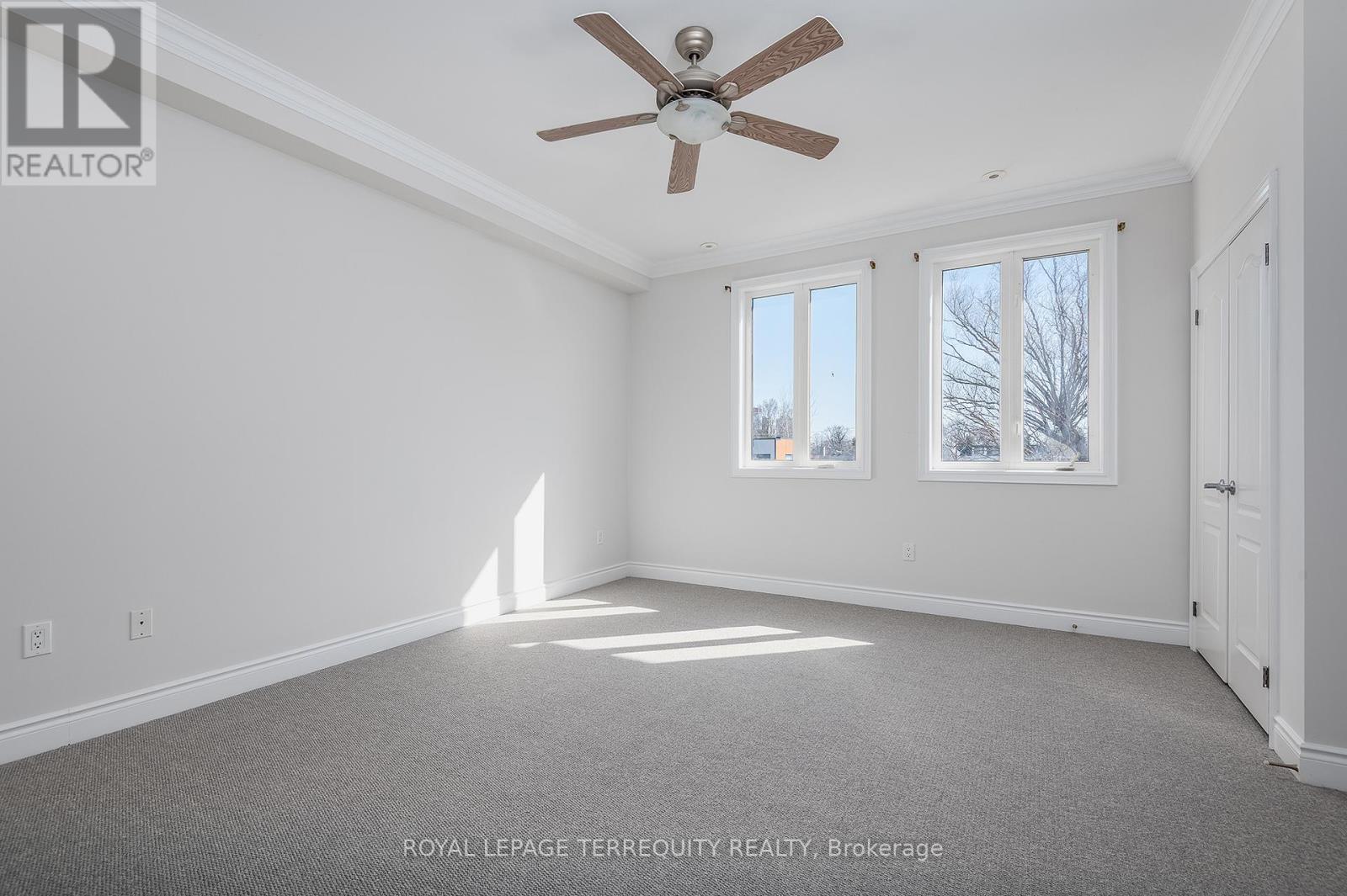 37 Shires Lane, Toronto, Ontario  M8Z 6C9 - Photo 14 - W12188439
