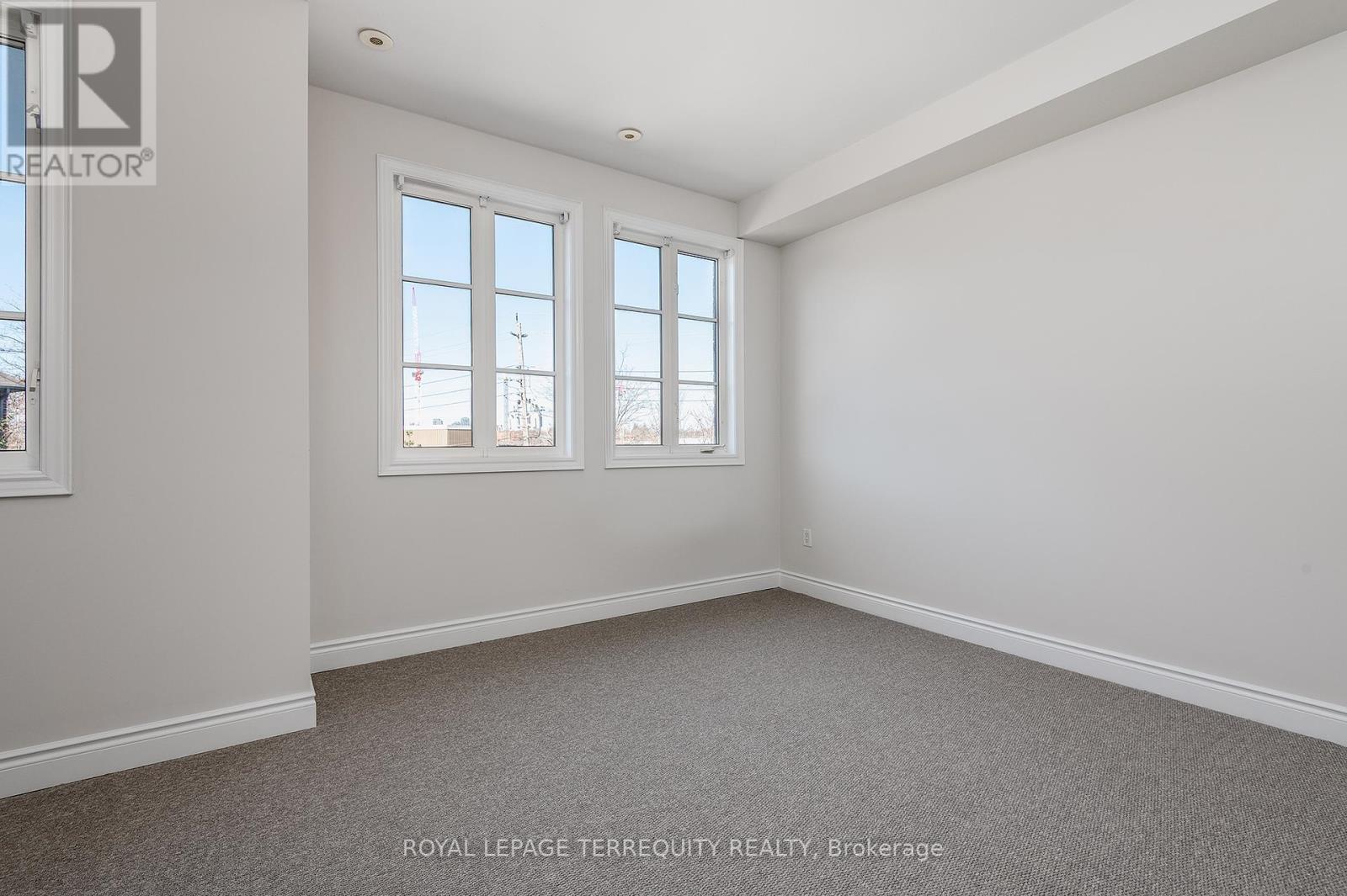 37 Shires Lane, Toronto, Ontario  M8Z 6C9 - Photo 24 - W12188439