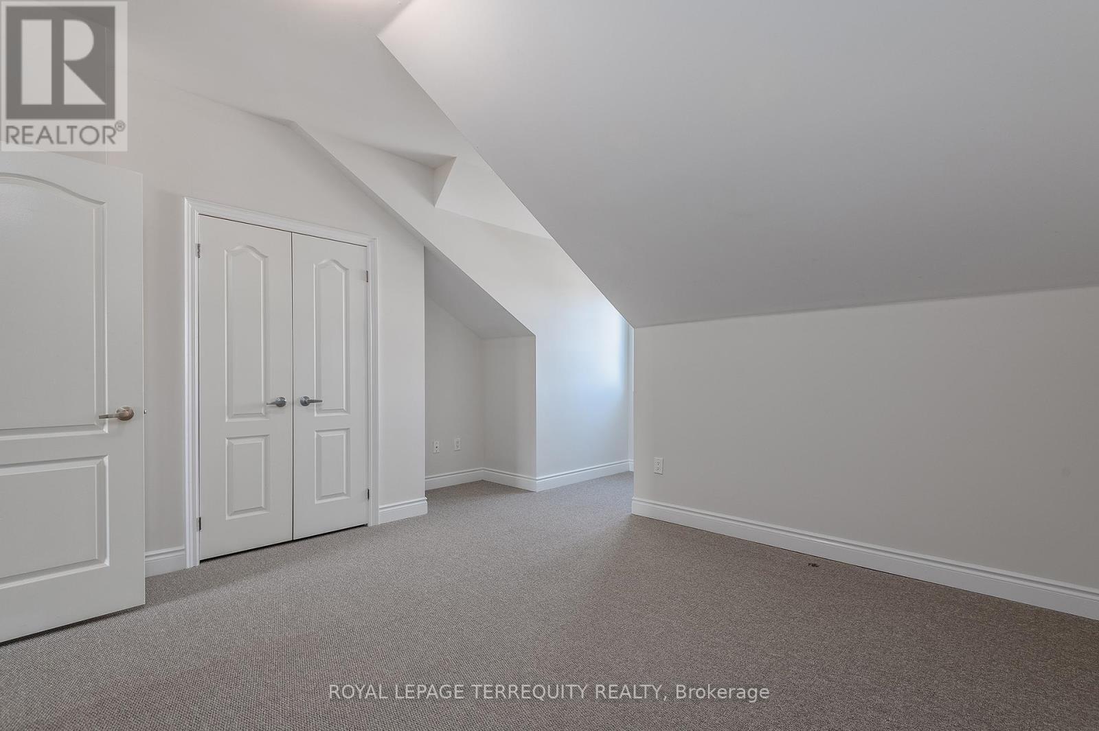37 Shires Lane, Toronto, Ontario  M8Z 6C9 - Photo 31 - W12188439