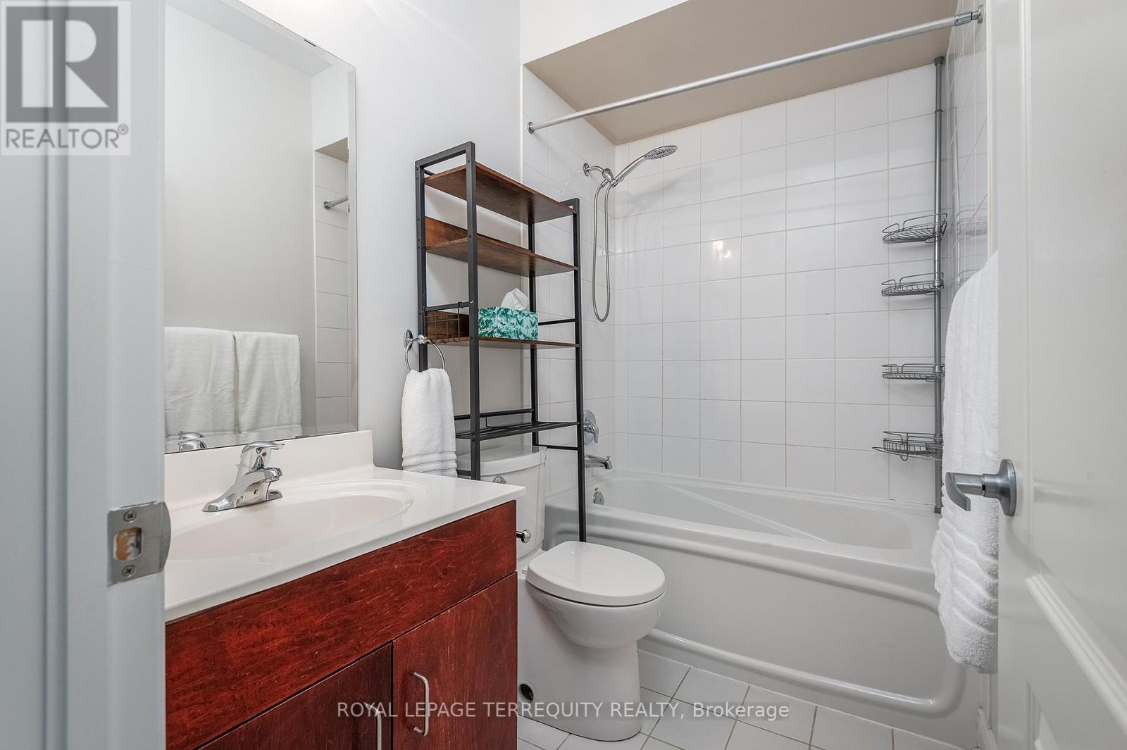 37 Shires Lane, Toronto, Ontario  M8Z 6C9 - Photo 32 - W12188439