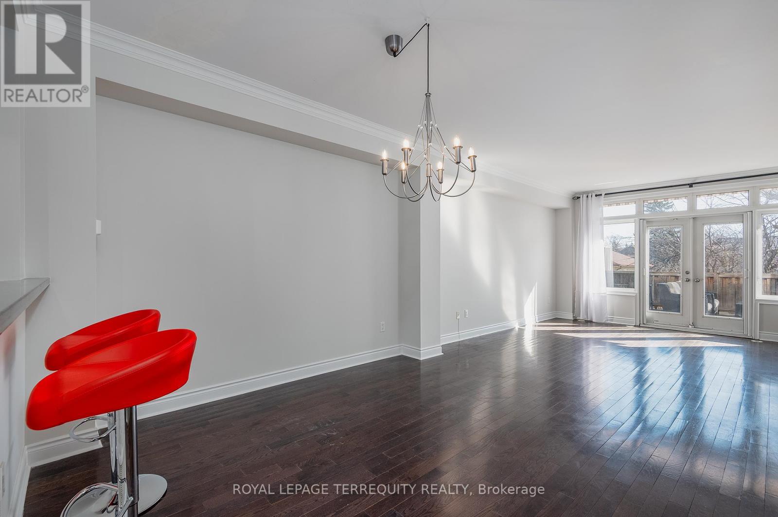 37 Shires Lane, Toronto, Ontario  M8Z 6C9 - Photo 7 - W12188439