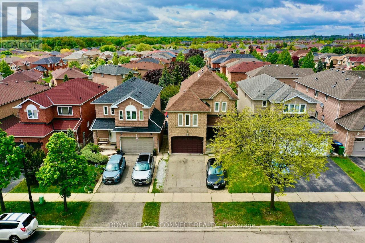 893 BLYLEVEN BOULEVARD, Mississauga, Ontario