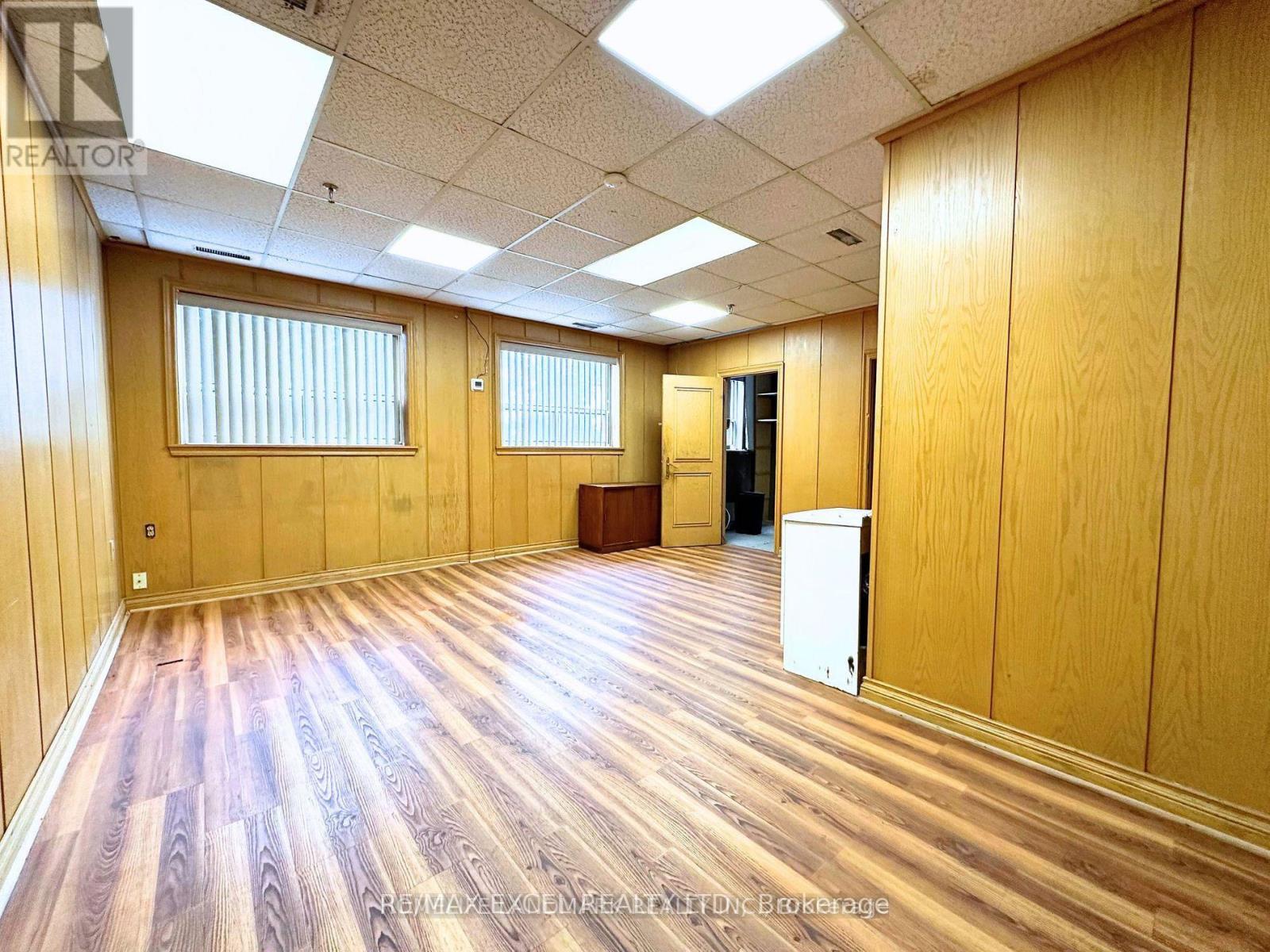 204 - 705 Lawrence Avenue, Toronto (Yorkdale-Glen Park), Ontario  M6A 1B4 - Photo 8 - W12188497