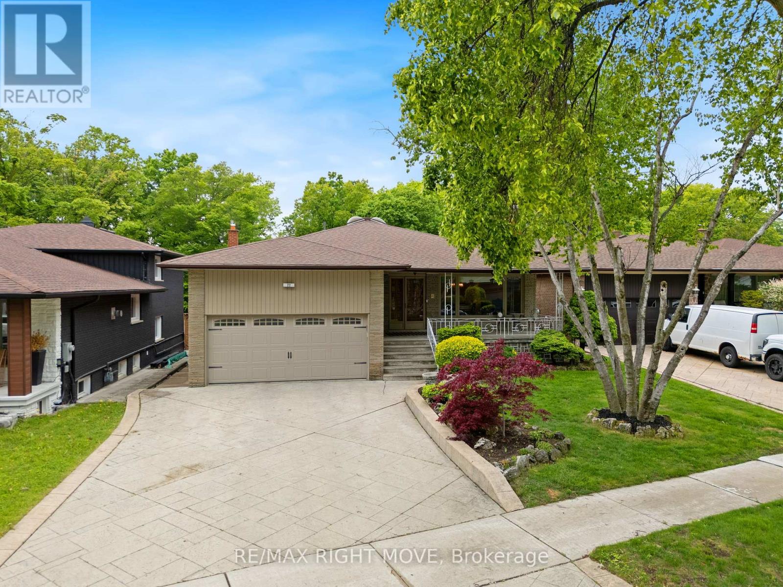 Property at 22 LADYSHOT CRESCENT image 1
