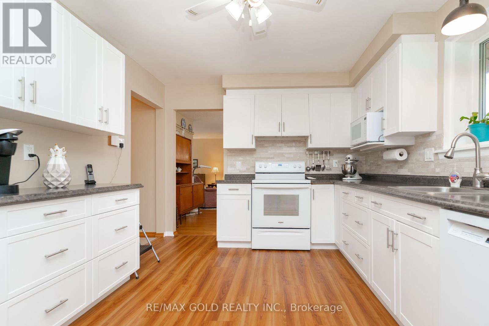 226 Avondale Boulevard, Brampton (Avondale), Ontario  L6T 1J4 - Photo 16 - W12188539
