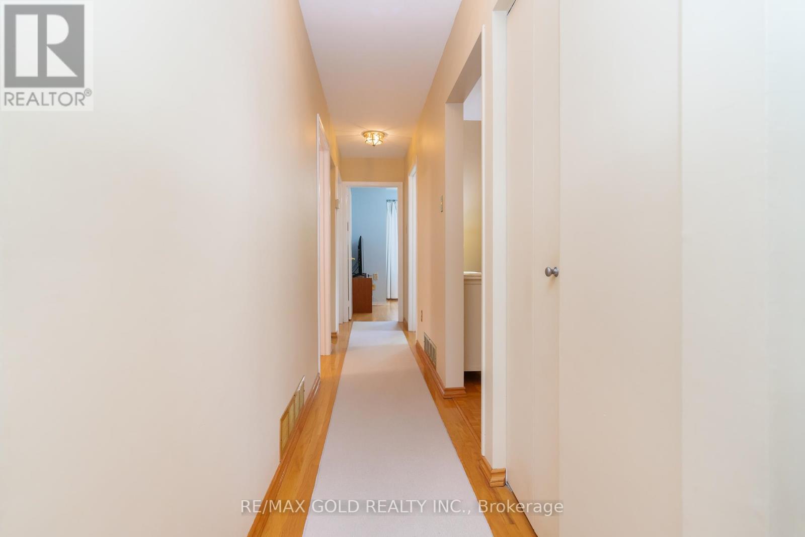 226 Avondale Boulevard, Brampton (Avondale), Ontario  L6T 1J4 - Photo 18 - W12188539
