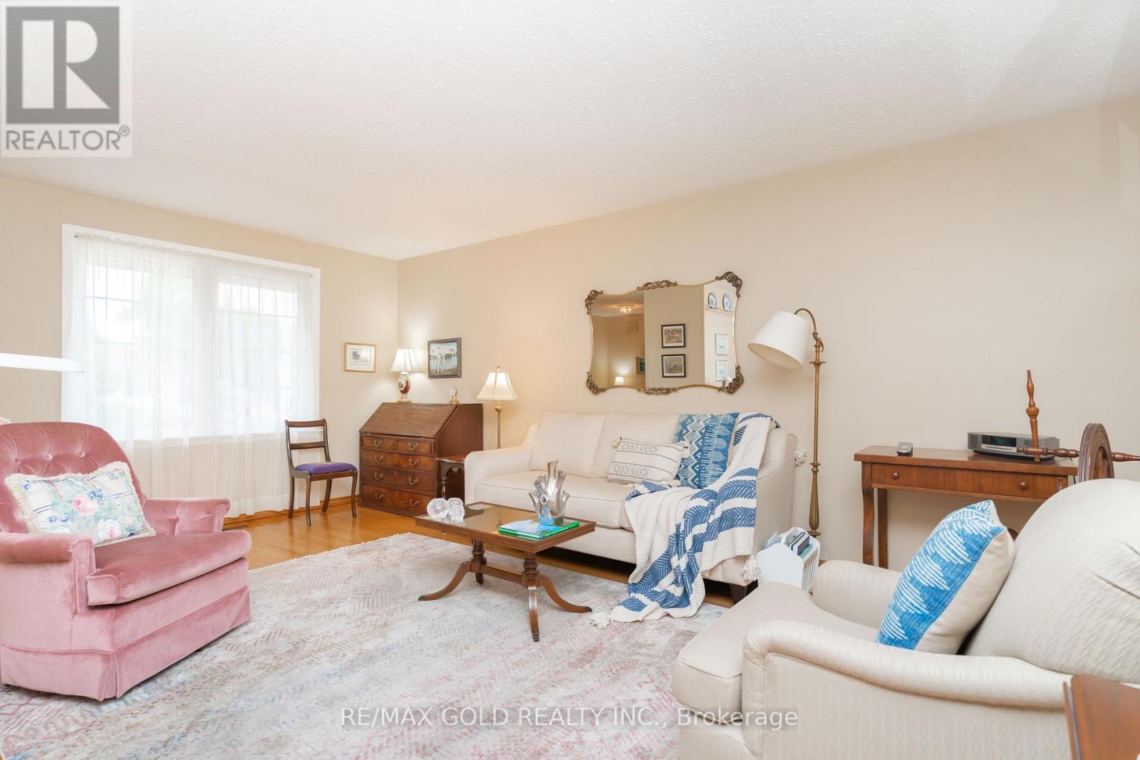 226 Avondale Boulevard, Brampton, Ontario  L6T 1J4 - Photo 9 - W12188539