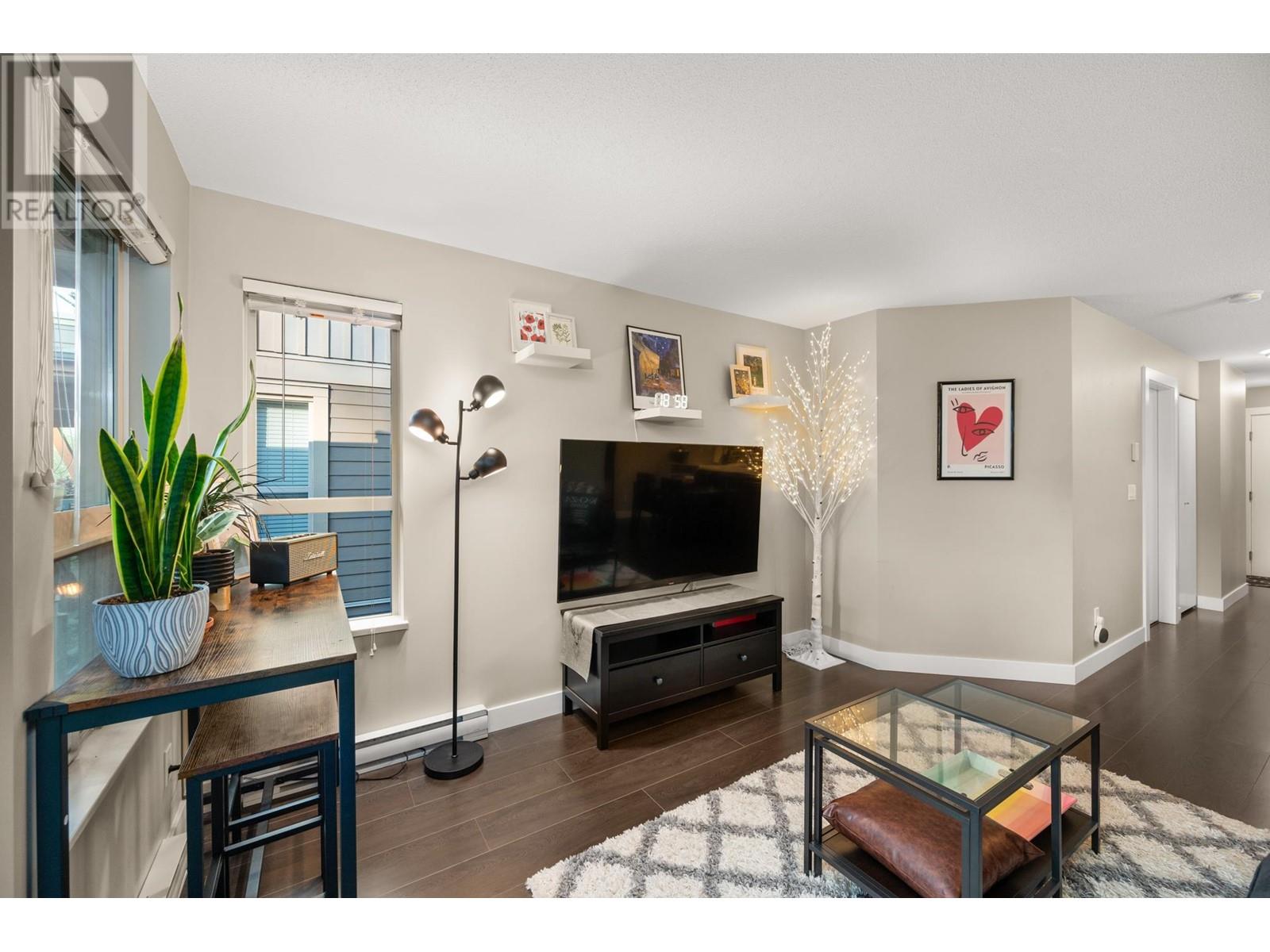 301 7131 Stride Avenue, Burnaby, British Columbia  V3N 0E3 - Photo 4 - R2985038